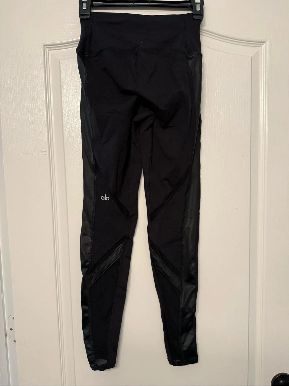 Alo Yoga XS Black Mesh Cutout Leggings High Rise Athleisure Yoga Pants